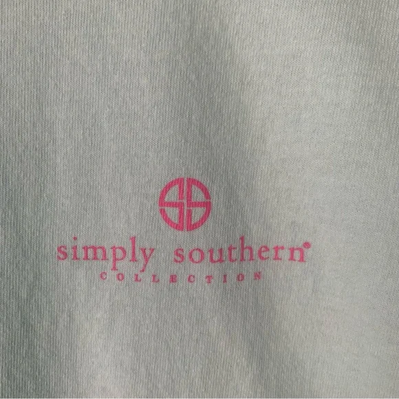 Simply Southern Light Gray Tee M)with Pink Logo - Picture 2 of 7